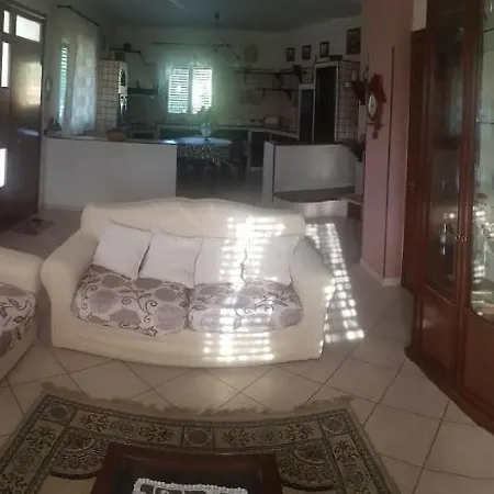 Pinnisi Aparthotel *