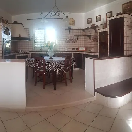 Pinnisi Aparthotel